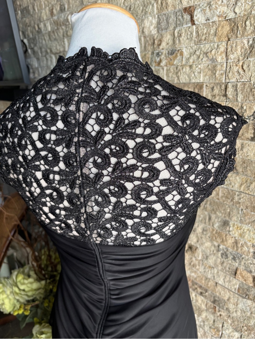 Xscape Black Lace-Shoulder Midi Dress - Picture 5 of 10